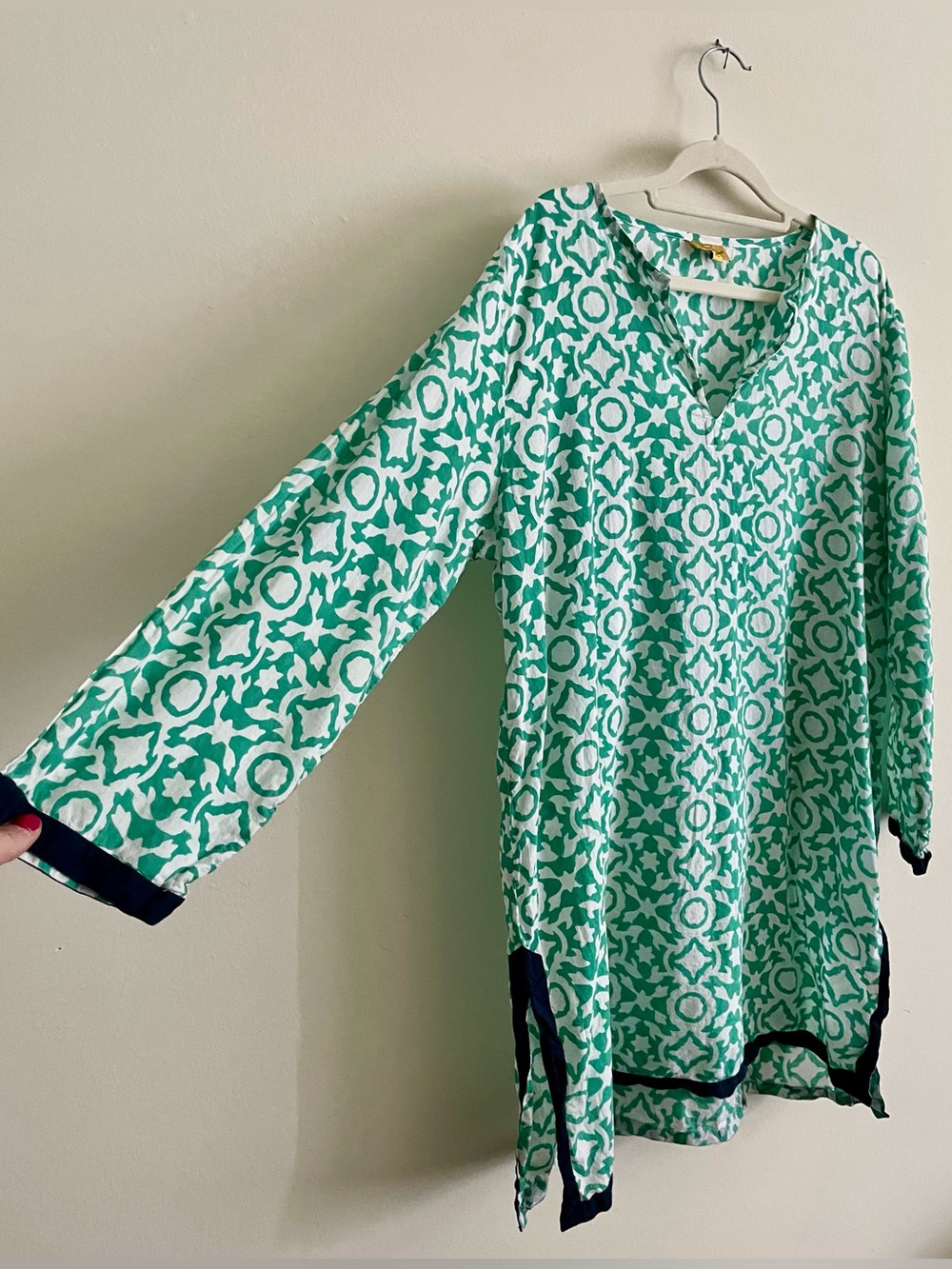 🐰 Roberta Roller Rabbit V-Neck Tunic MuMu 🐰 - Picture 2 of 7